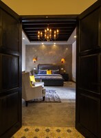 Presidential Δίκλινο Δωμάτιο (Double), 1 King Κρεβάτι, Τζάκι | Κλινοσκεπάσματα υψηλής ποιότητας, χρηματοκιβώτιο στο δωμάτιο, γραφείο 