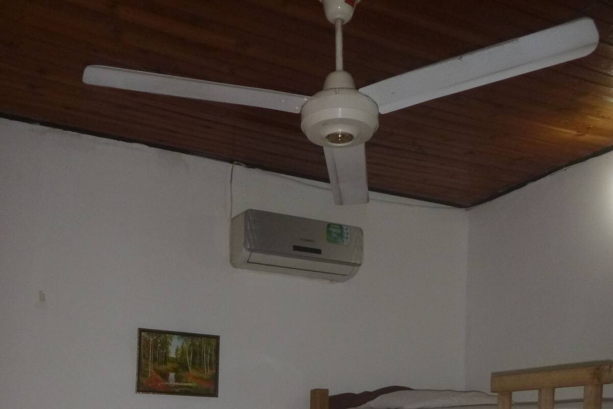 Rollaway beds, free WiFi, bed sheets
