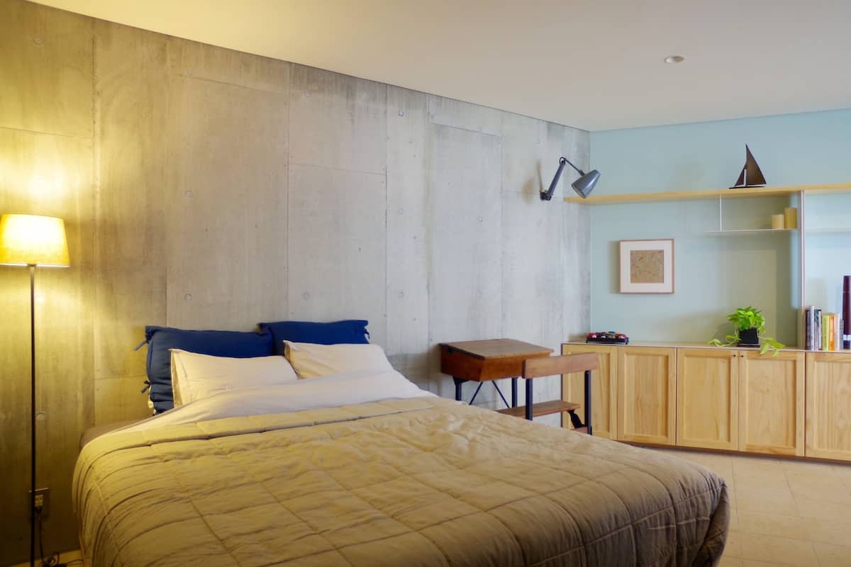 Room (B2) | Individually decorated, individually furnished, desk, iron/ironing board
