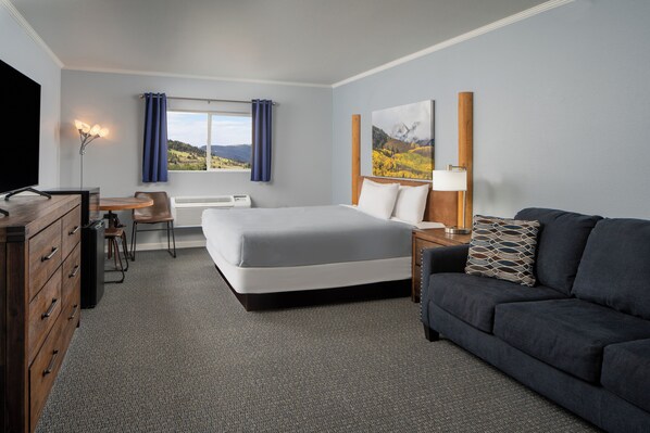 Basic Room, 1 King Bed, Non Smoking