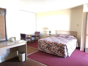 Single Room, 1 Queen Bed | Free WiFi - Deluxe Inn Motel (El Paso)