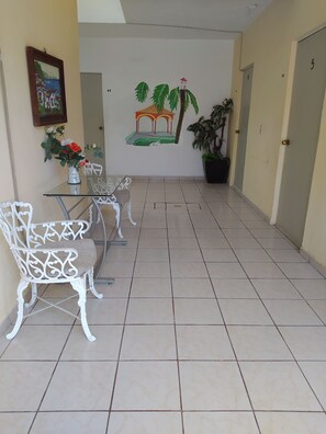 Hallway - Hotel Lulu (Tondoroque)