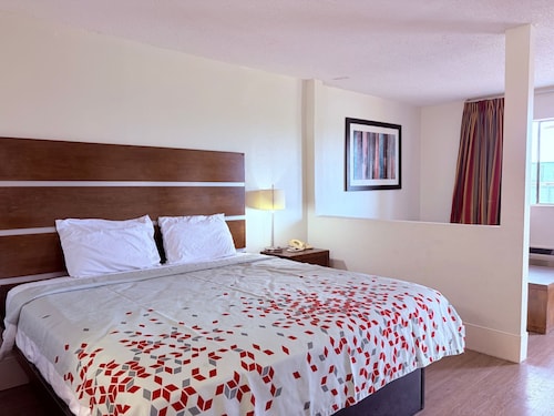 Best Classic Inn & Suites Houston I 45 near IAH