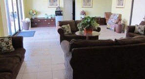 Sala de estar en el lobby