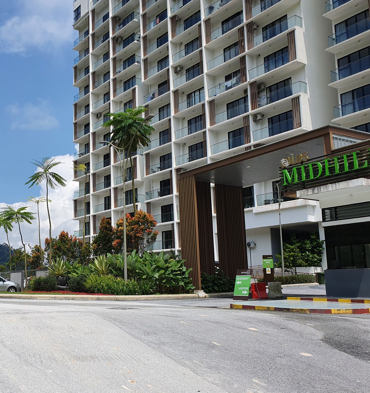 Pintu masuk hartanah