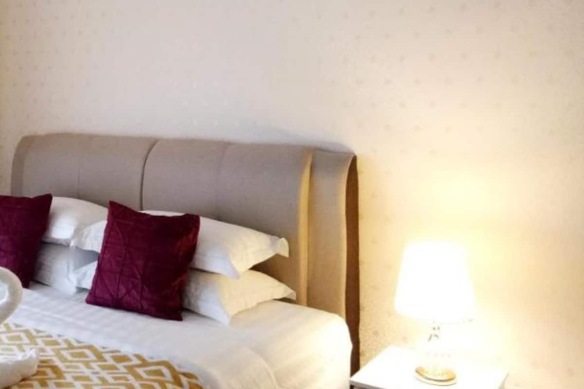 Decoración personalizada, muebles diferentes y escritorio