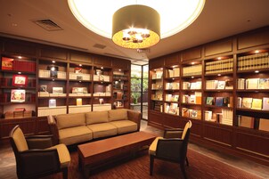 2 bares, salón en el lobby