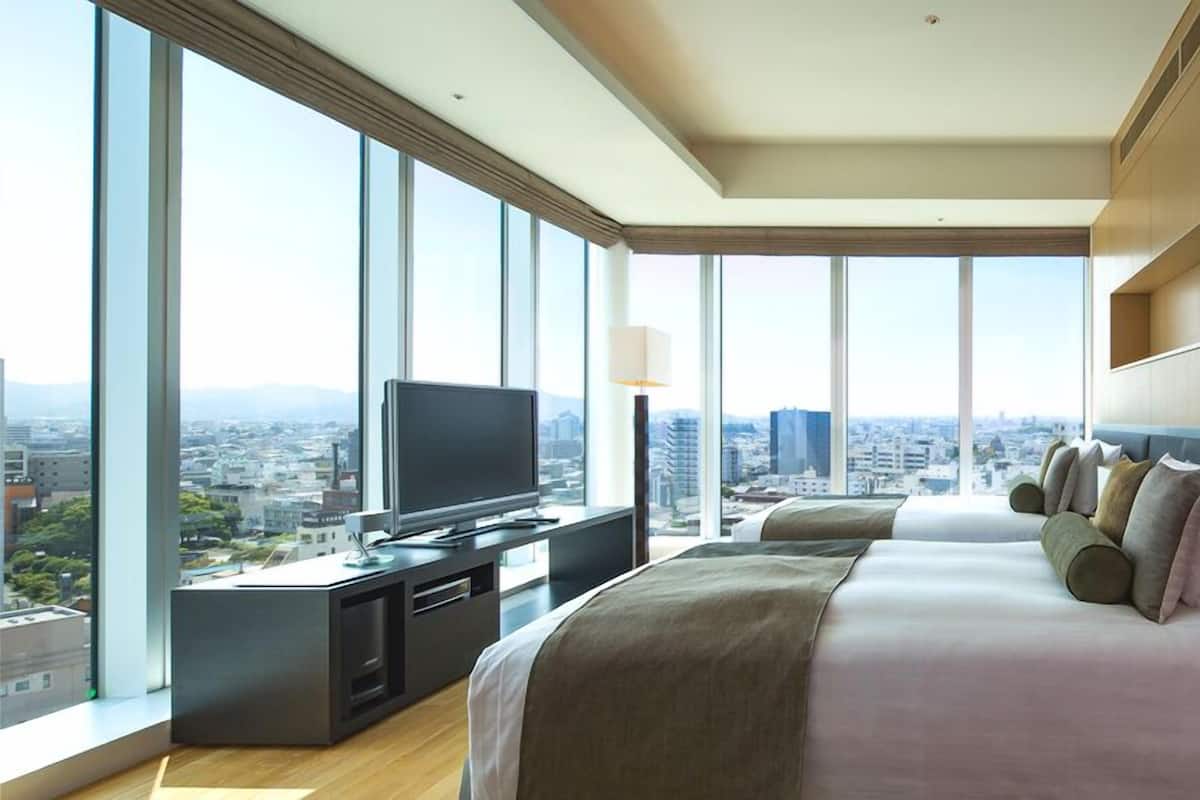 Premium bedding, down duvets, pillow-top beds, minibar