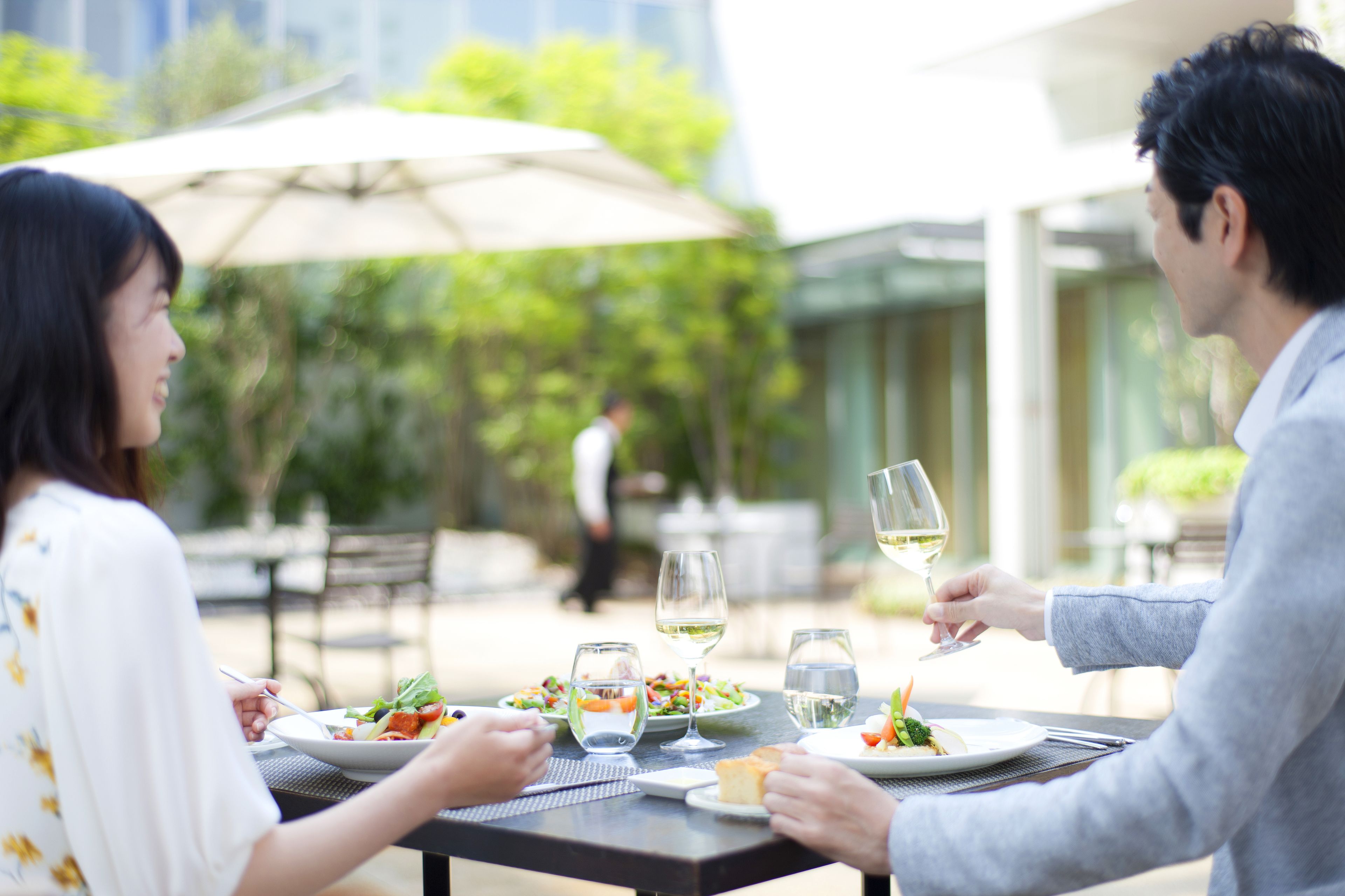 2 restaurants, breakfast, lunch, dinner served; french cuisine