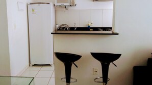 Basic Apartment, Smoking | In-room dining