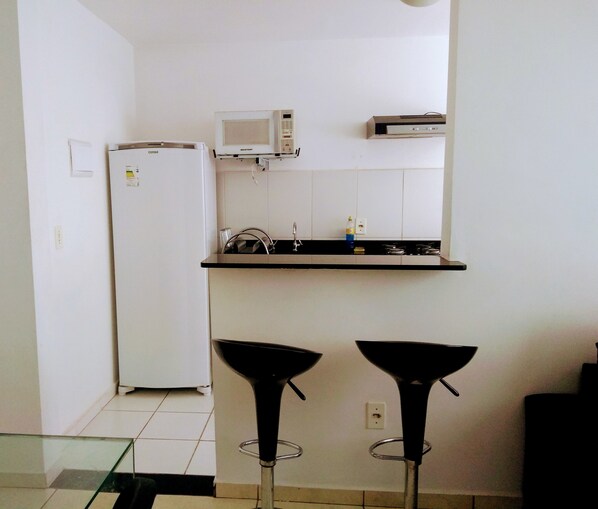 Basic Apartment, Smoking | In-room dining
