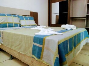Basic Apartment, Smoking | 2 bedrooms, iron/ironing board, rollaway beds, free WiFi