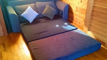 Cottage, Non Smoking, Ocean View | 2 bedrooms, desk, free WiFi, bed sheets