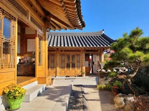 Exterior - Wiyeonjae Hanok Stay (Gyeongju)