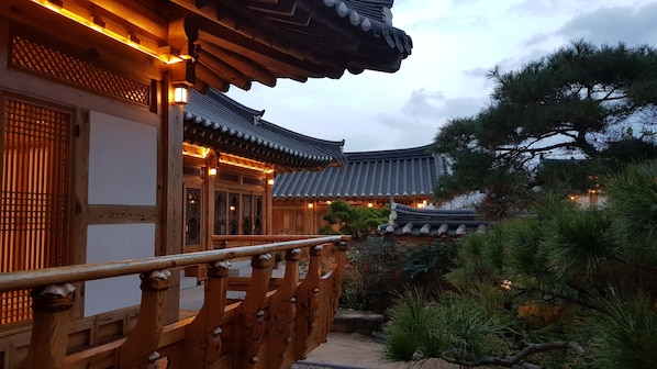 Exterior - Wiyeonjae Hanok Stay (Gyeongju)