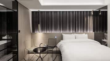 Blackout drapes, free WiFi, bed sheets