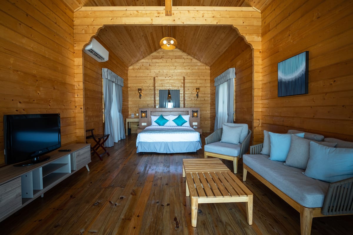 1 bedroom, in-room safe, desk, soundproofing