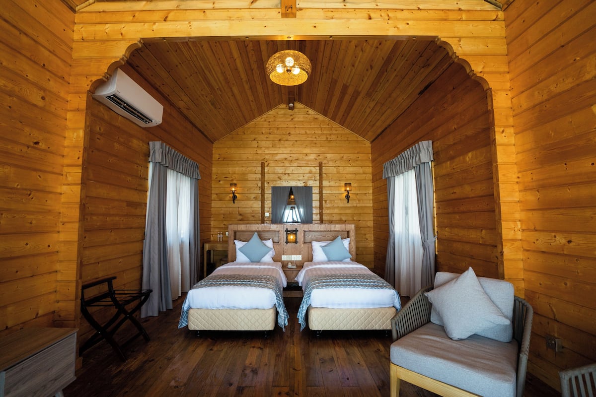 premium chalet twin | 1 bedroom, in-room safe, desk, soundproofing