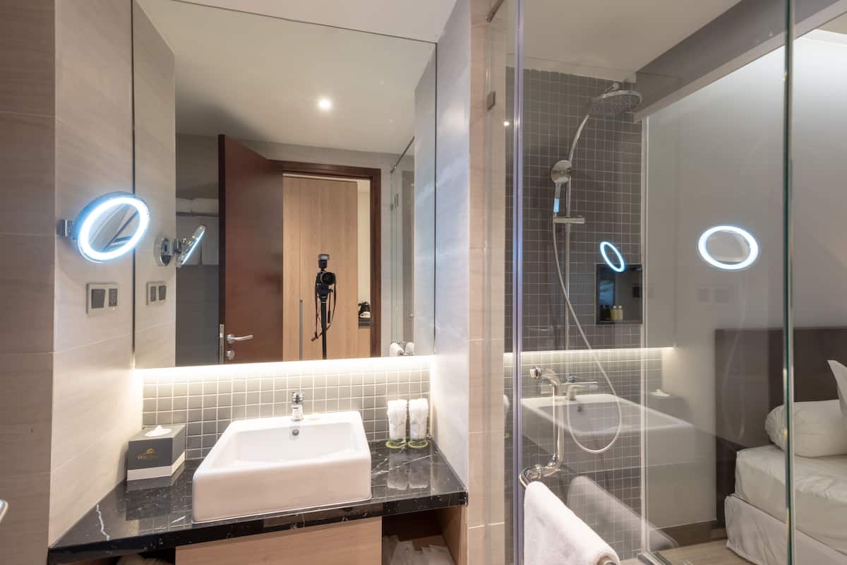 shower, free toiletries, hair dryer, bathrobes