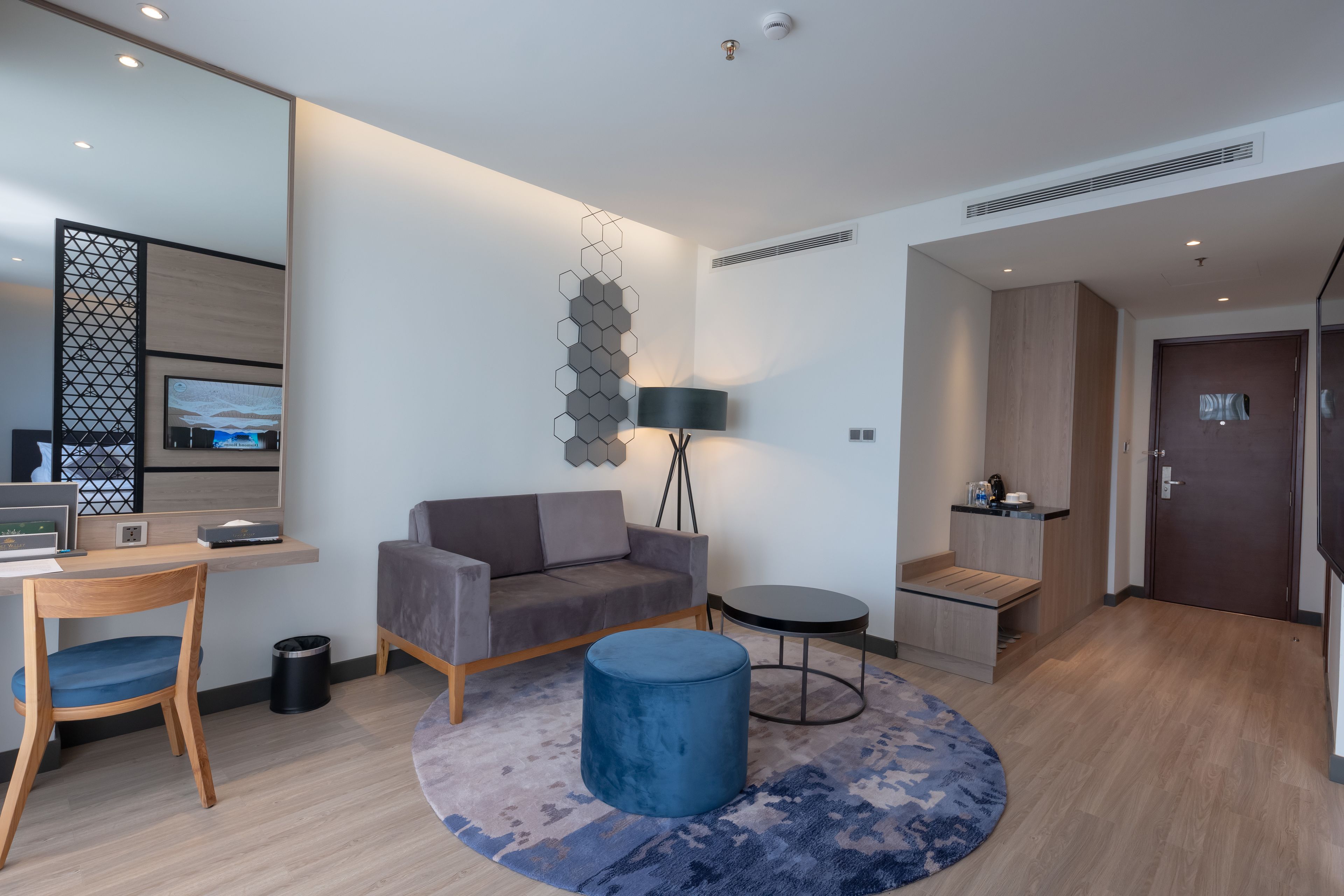 minibar, in-room safe, desk, free wifi