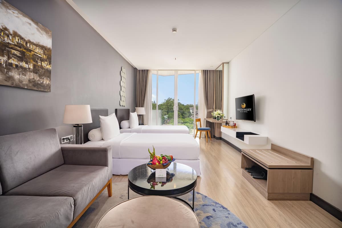 Deluxe Twin Room with Free Herbal Foot Bath 15 mins | Minibar, caja de seguridad en la habitación, escritorio y wifi gratis 