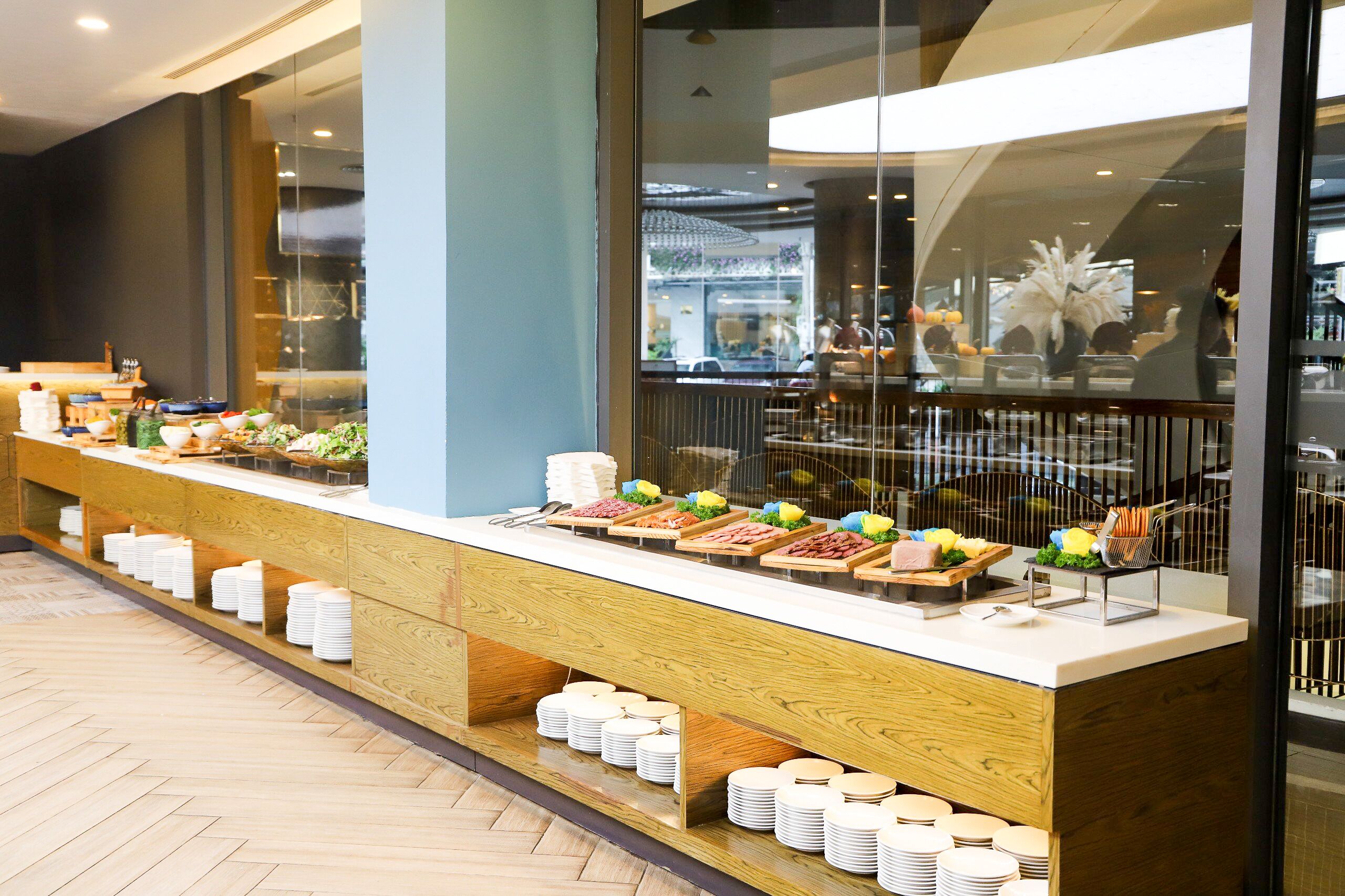 breakfast, lunch and dinner served