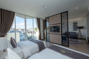 Premium Twin Room with Free Herbal Foot Bath 15 mins | Minibar, in-room safe, desk, free WiFi