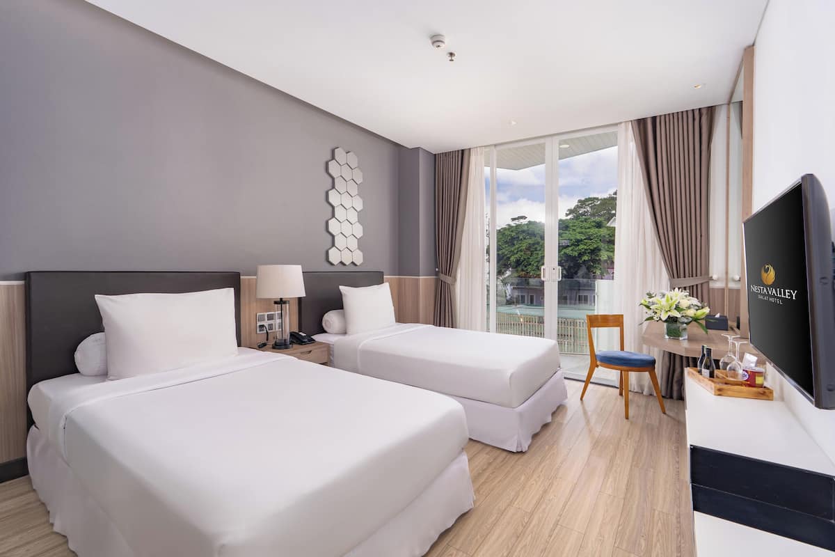 Superior Twin Room with Free Herbal Foot Bath 15 mins | Minibar, caja de seguridad en la habitación, escritorio y wifi gratis 