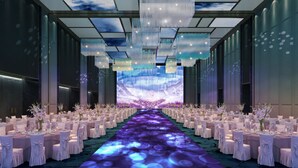 2 restaurants; breakfast, lunch and dinner served  - QILU LUXURY BLUE HORIZON HOTEL (Weihai)