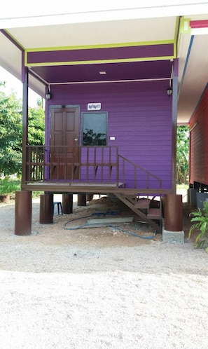 Blackout drapes, soundproofing, free WiFi, bed sheets - Khao Hua Bon Resort (Don Sak)