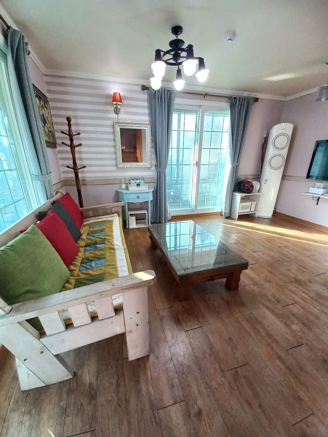 Maisonnette | Woonruimte | Flatscreentelevisie en vloerwarming