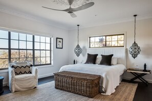 Deluxe-rum (3 - Children under 12 not permitted) | Individuell inredning, unika möbler och strykjärn/strykbräda