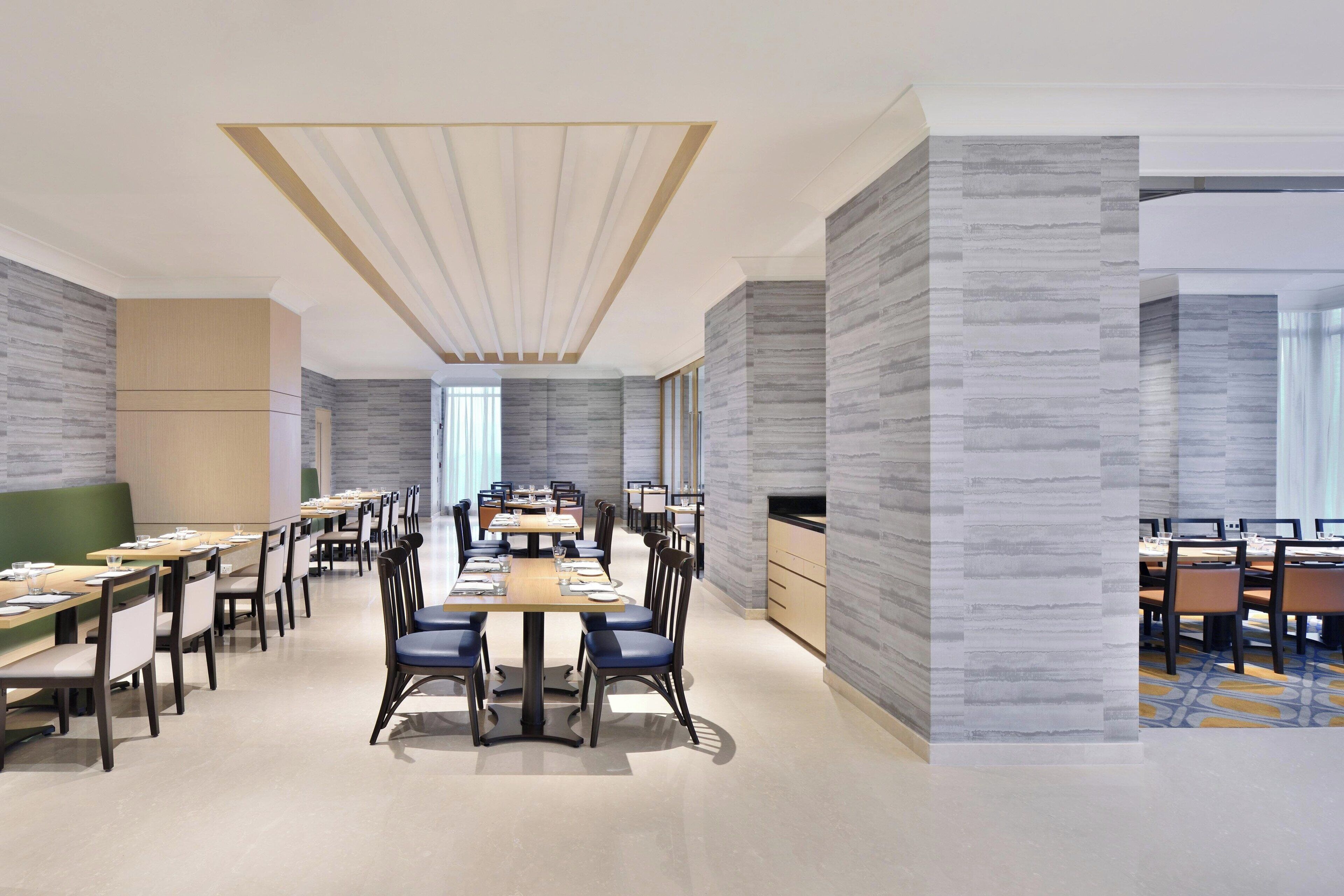 breakfast, lunch, dinner served; international cuisine