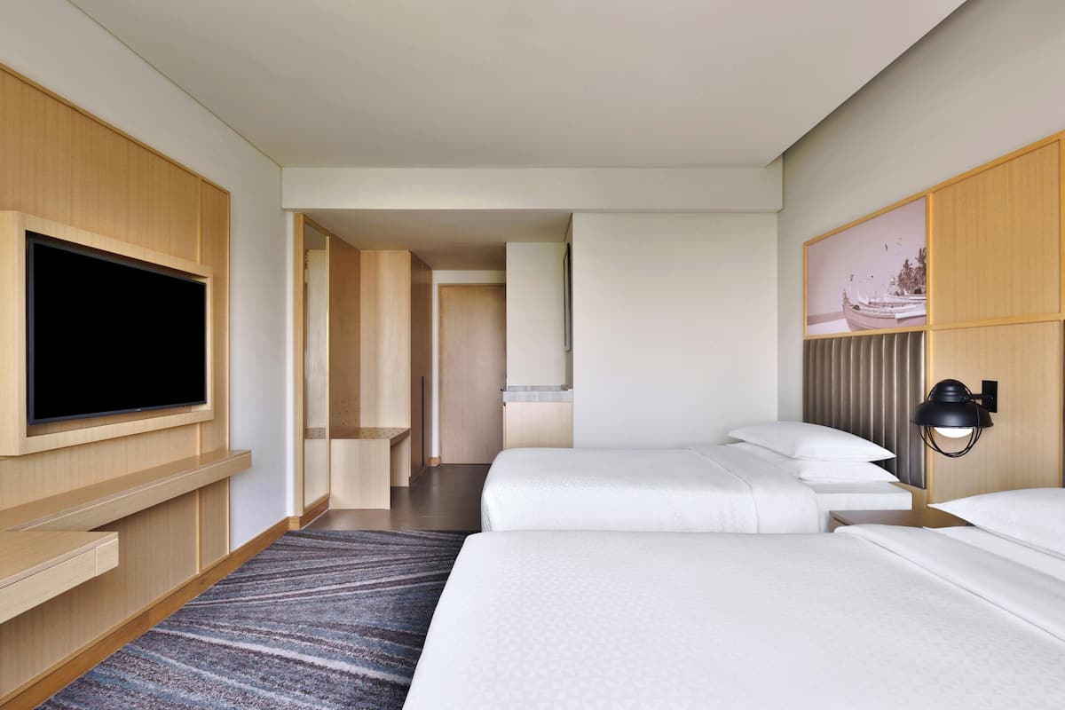1 bedroom, premium bedding, minibar, in-room safe