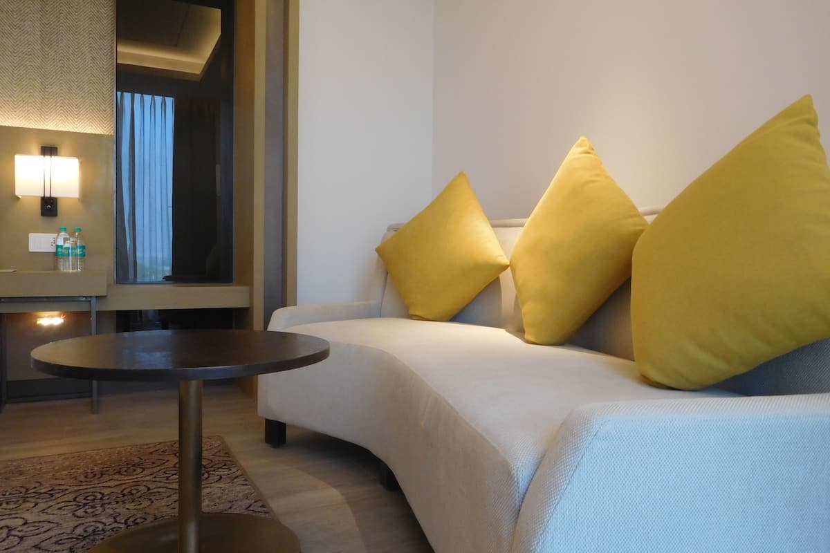 1 bedroom, premium bedding, minibar, in-room safe