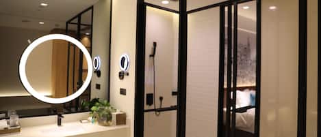 Superior Double Room | Premium bedding, minibar, in-room safe, desk