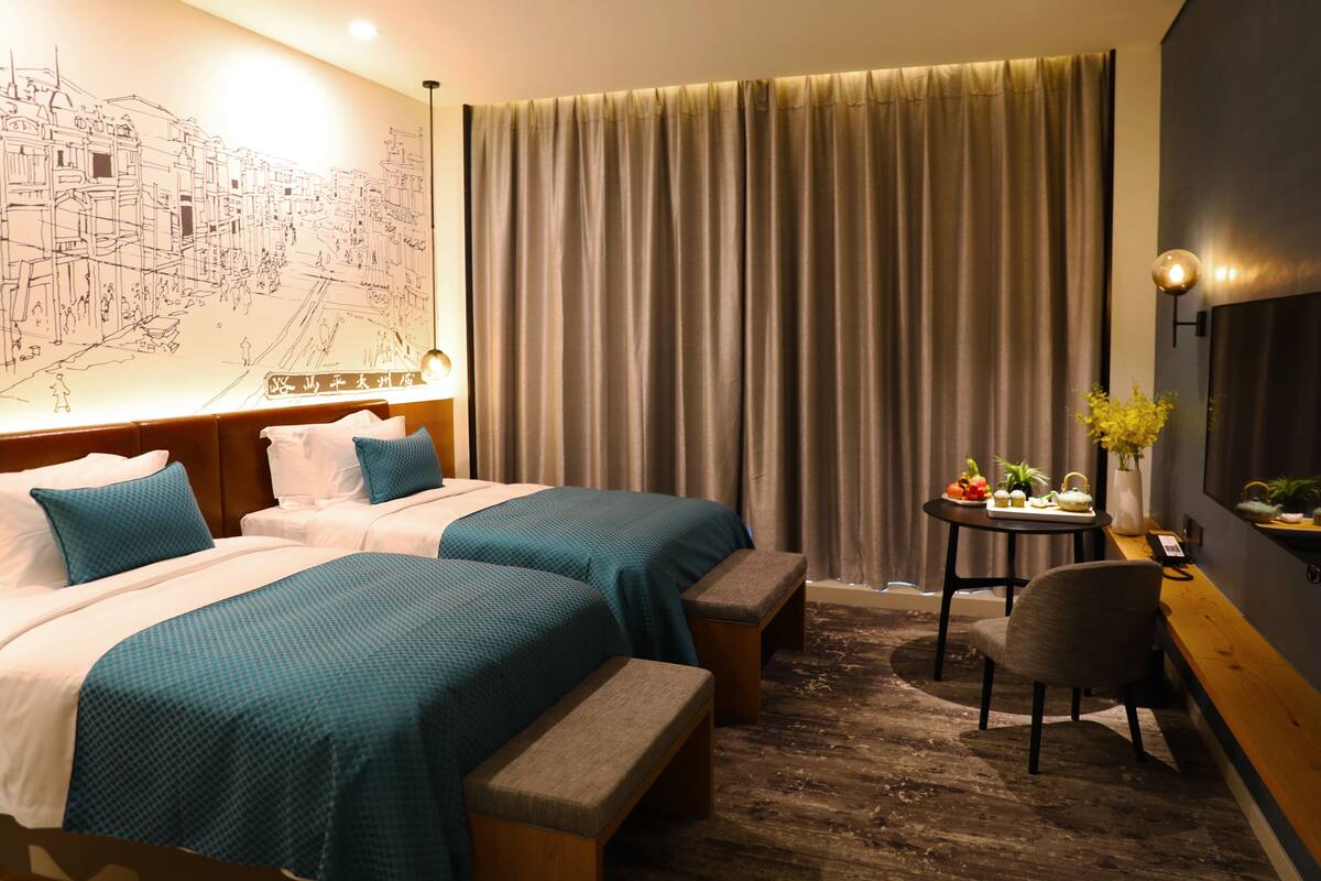 Exclusive Twin Room | Premium bedding, minibar, in-room safe, desk