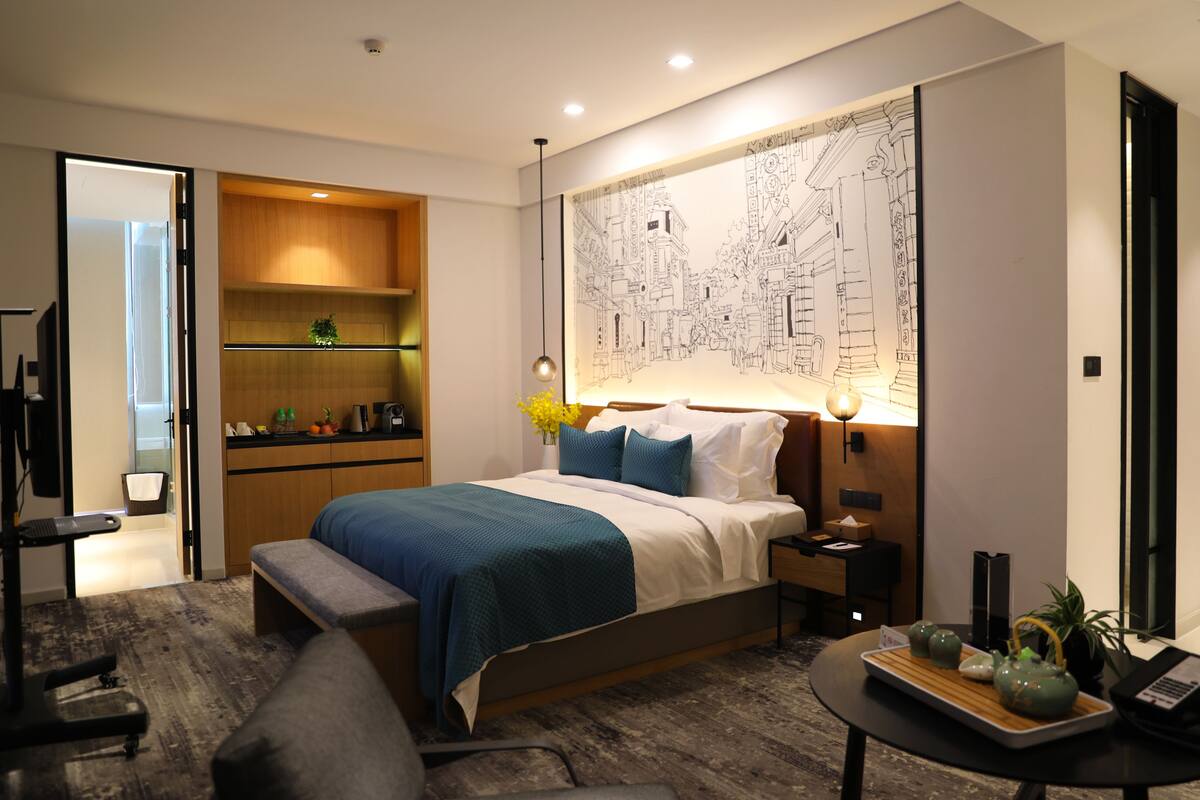 Design Double Room | Premium bedding, minibar, in-room safe, desk