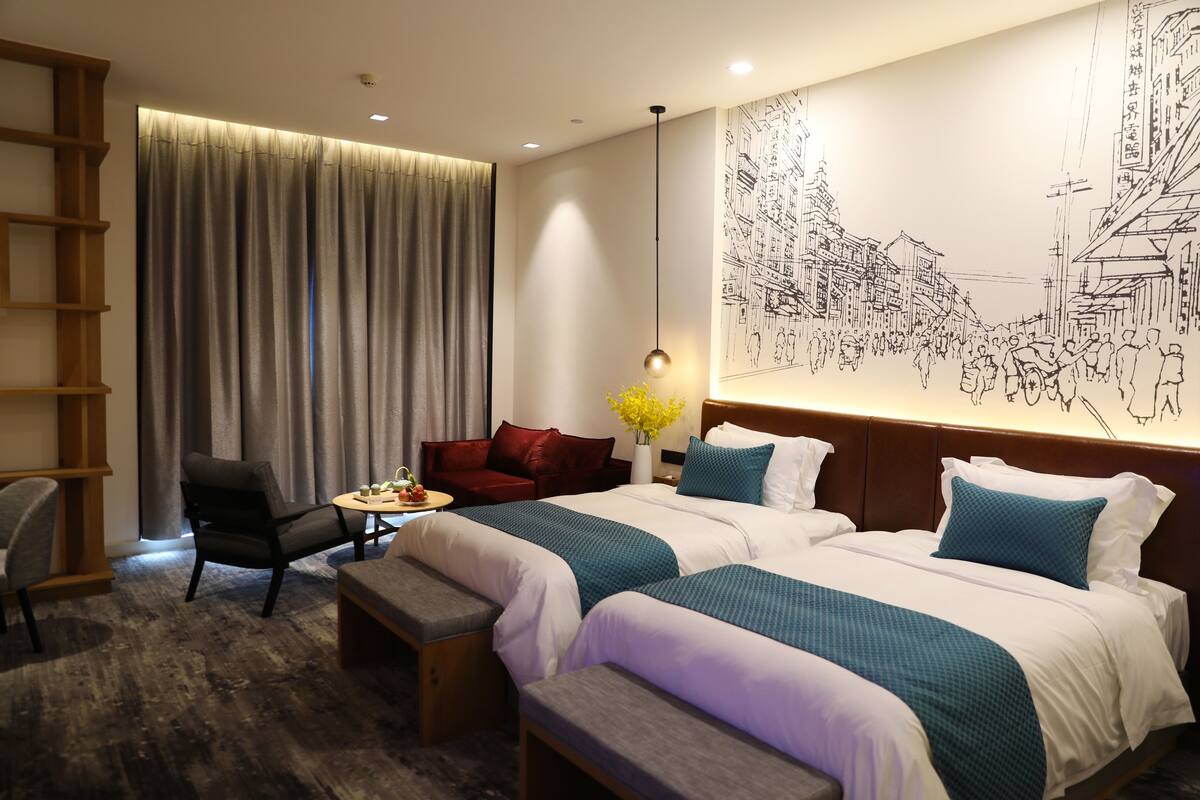 Deluxe Twin Room | Premium bedding, minibar, in-room safe, desk