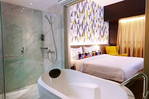 Junior Suite, 1 Double Bed | Bathroom