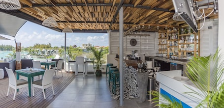 Breakfast, lunch, dinner served; local and international cuisine