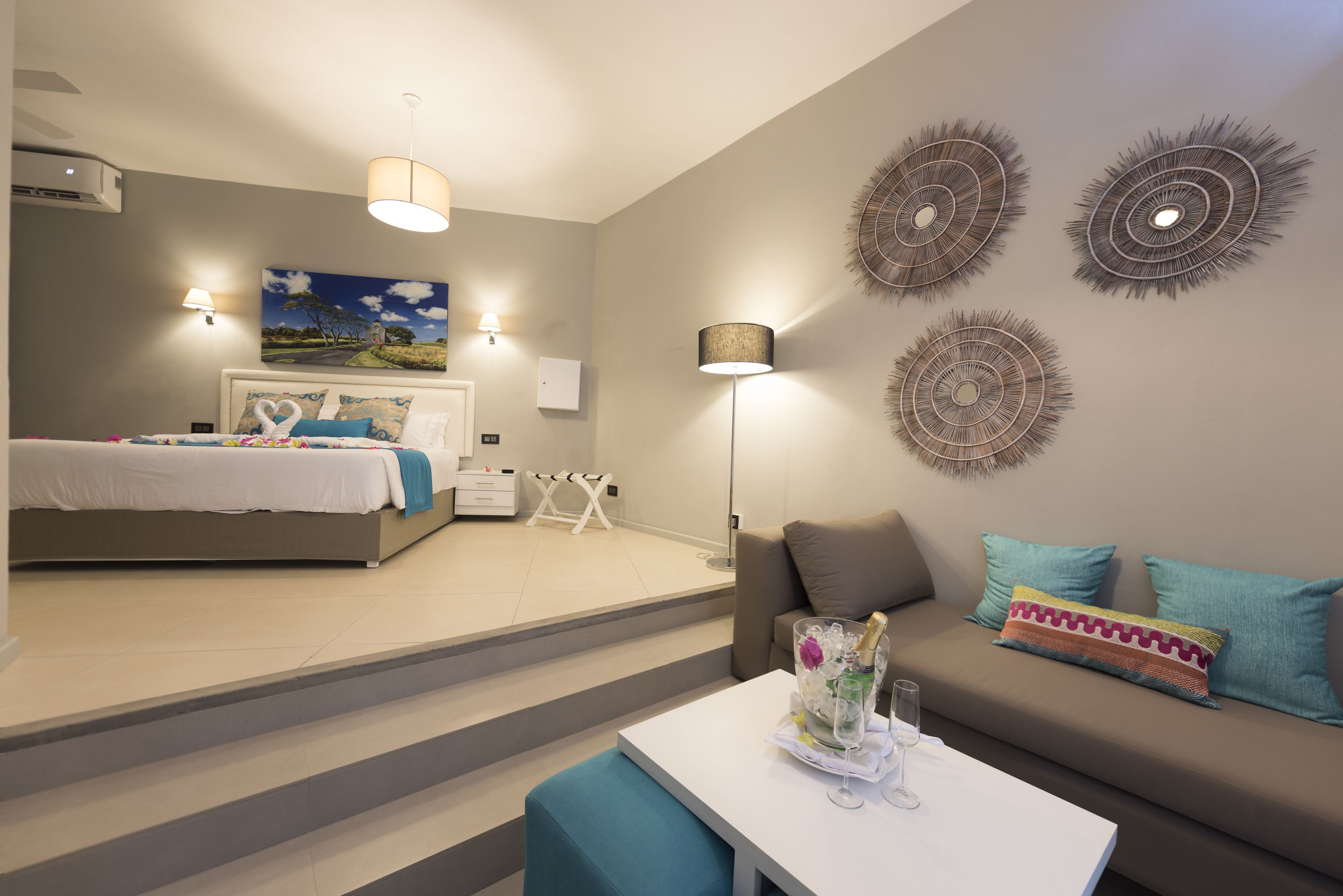 deluxe room, 1 king bed, bay view | 1 bedroom, premium bedding, minibar, in-room safe