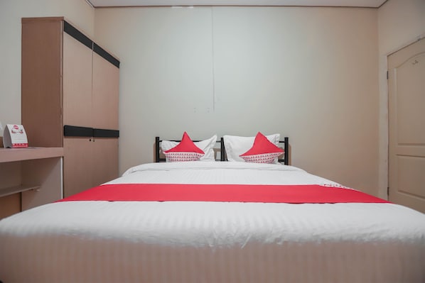 Chambre Standard double | Bureau, accès au Wi-Fi (inclus), literie fournie