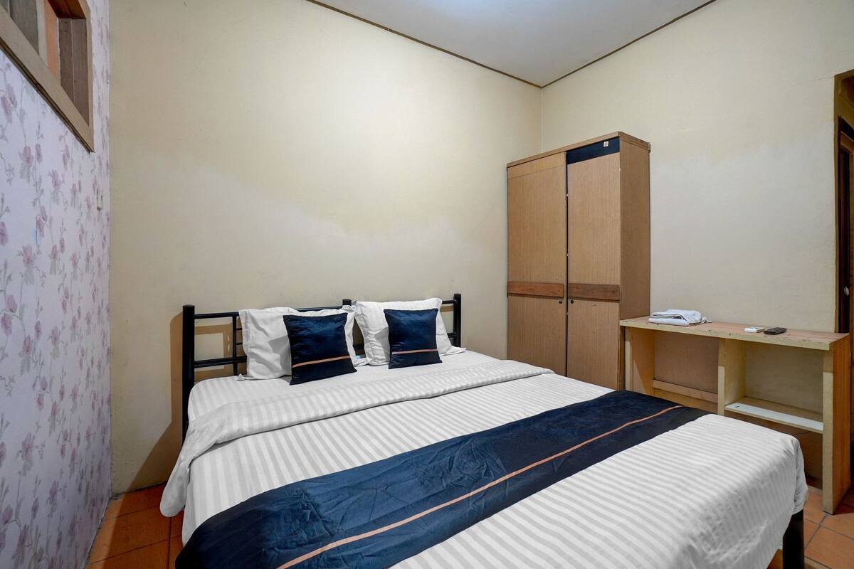 Habitación doble estándar | Escritorio, wifi gratis y ropa de cama 