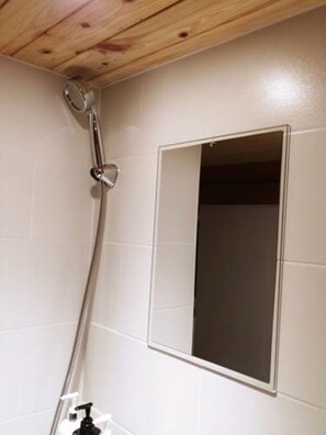 Double Room | Bathroom shower