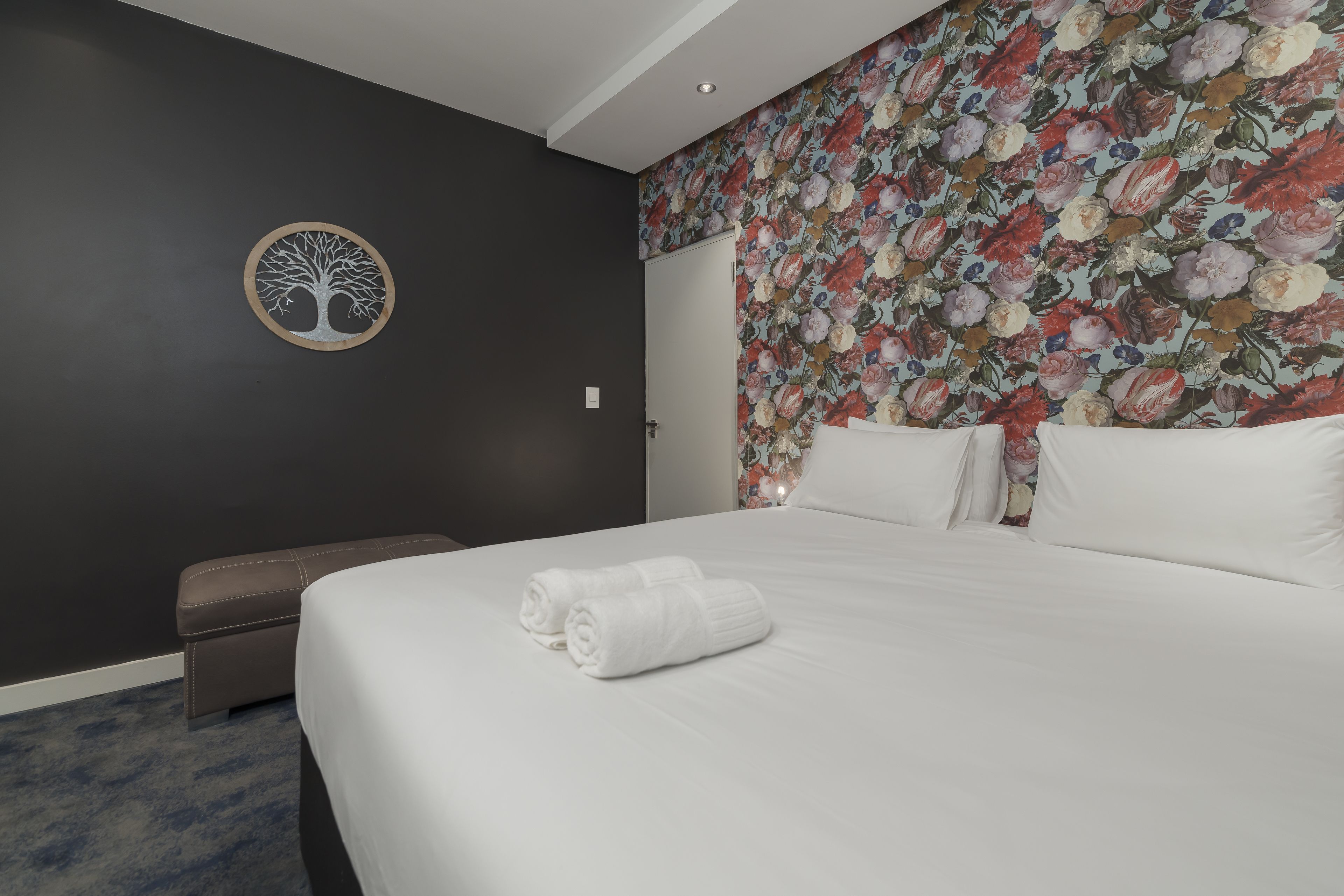Apartamento Confort, 1 cama de matrimonio grande, no fumadores | 1 dormitorio, caja fuerte, escritorio y tabla de planchar con plancha