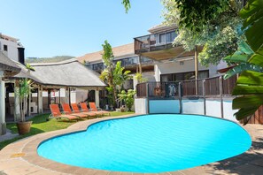 Outdoor pool - Planet Africa 2 (Cape Town)