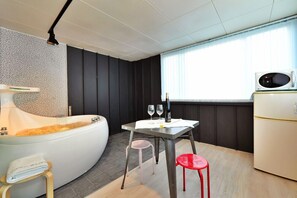 Room (B) | Private spa tub - Gyeongju Travel Pension (Gyeongju)