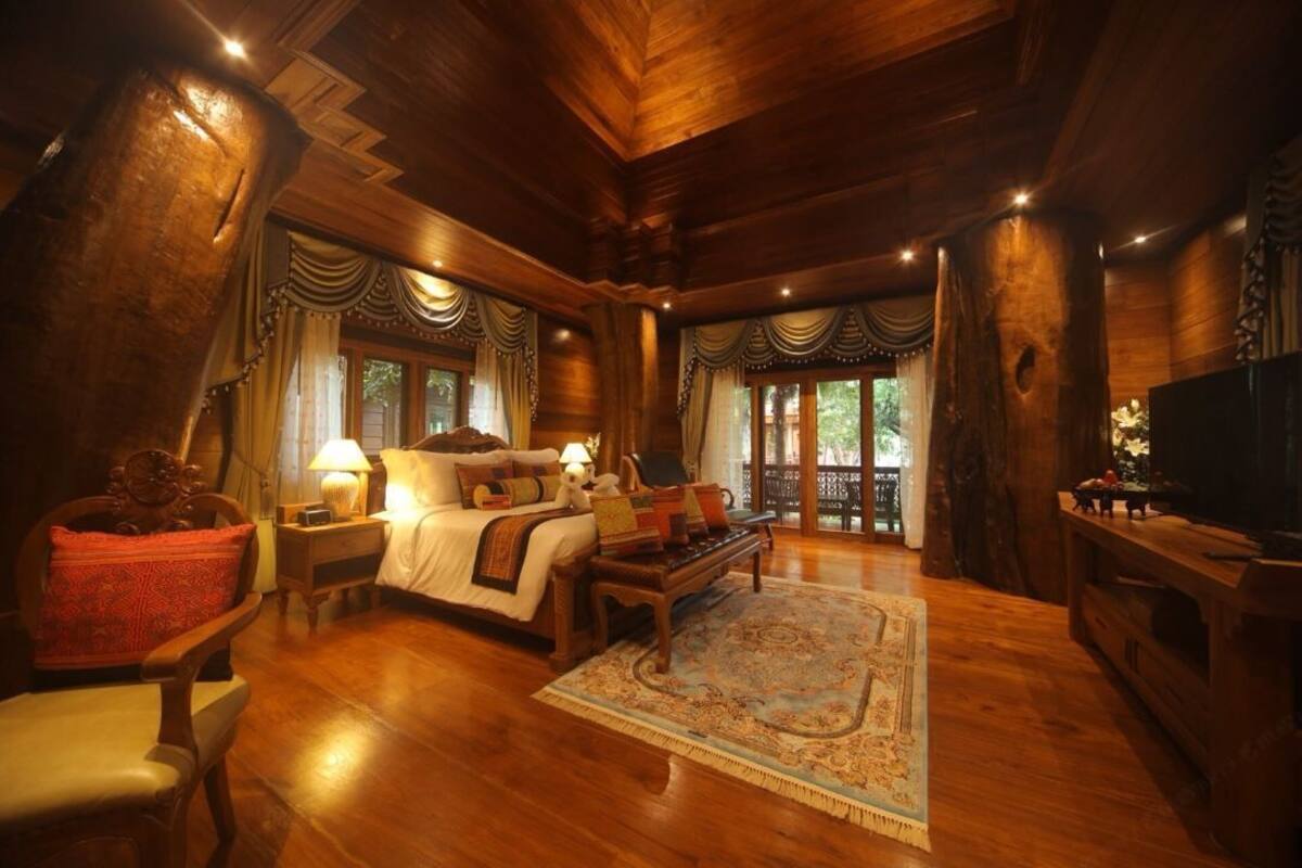 V.8 Chiangmai (1 Bedroom Villa) | Bar mini, peti besi dalam bilik, meja, langsir/tirai gelap terus 