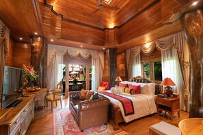 Minibar, caja de seguridad en la habitación y decoración personalizada 